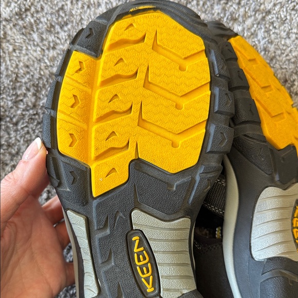 KEEN Men's Newport H2 Closed Toe Water Sandal EUC - Picture 10 of 12